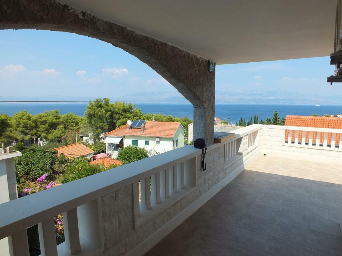 Apartments Marko Sutivan Insel Brac מראה חיצוני תמונה