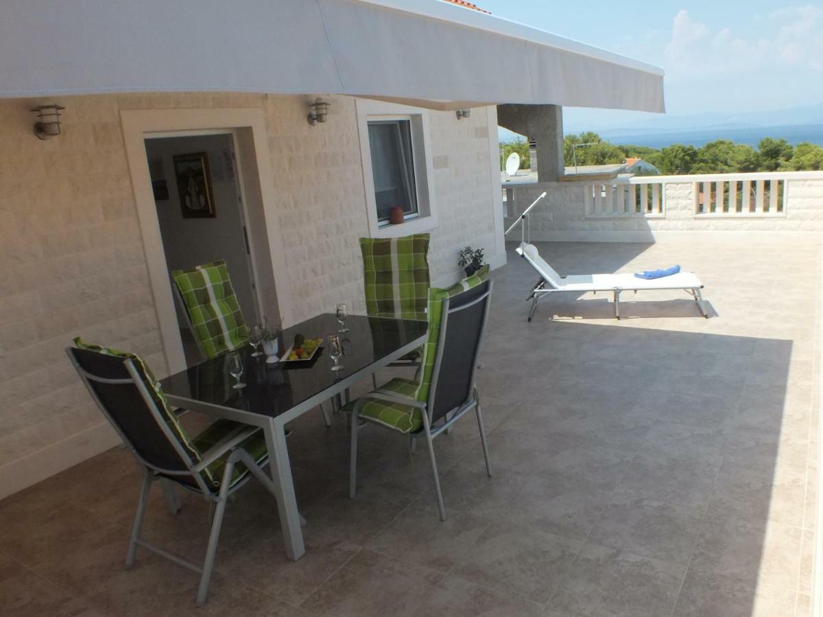 Apartments Marko Sutivan Insel Brac מראה חיצוני תמונה