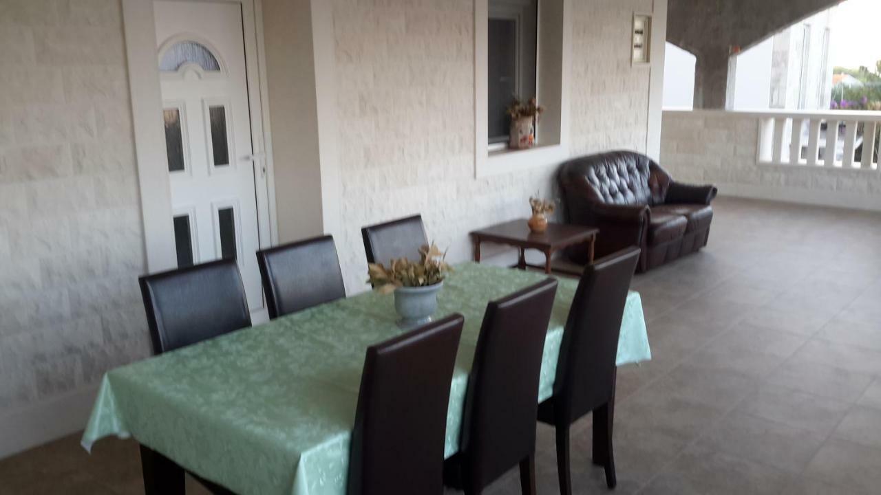 Apartments Marko Sutivan Insel Brac מראה חיצוני תמונה
