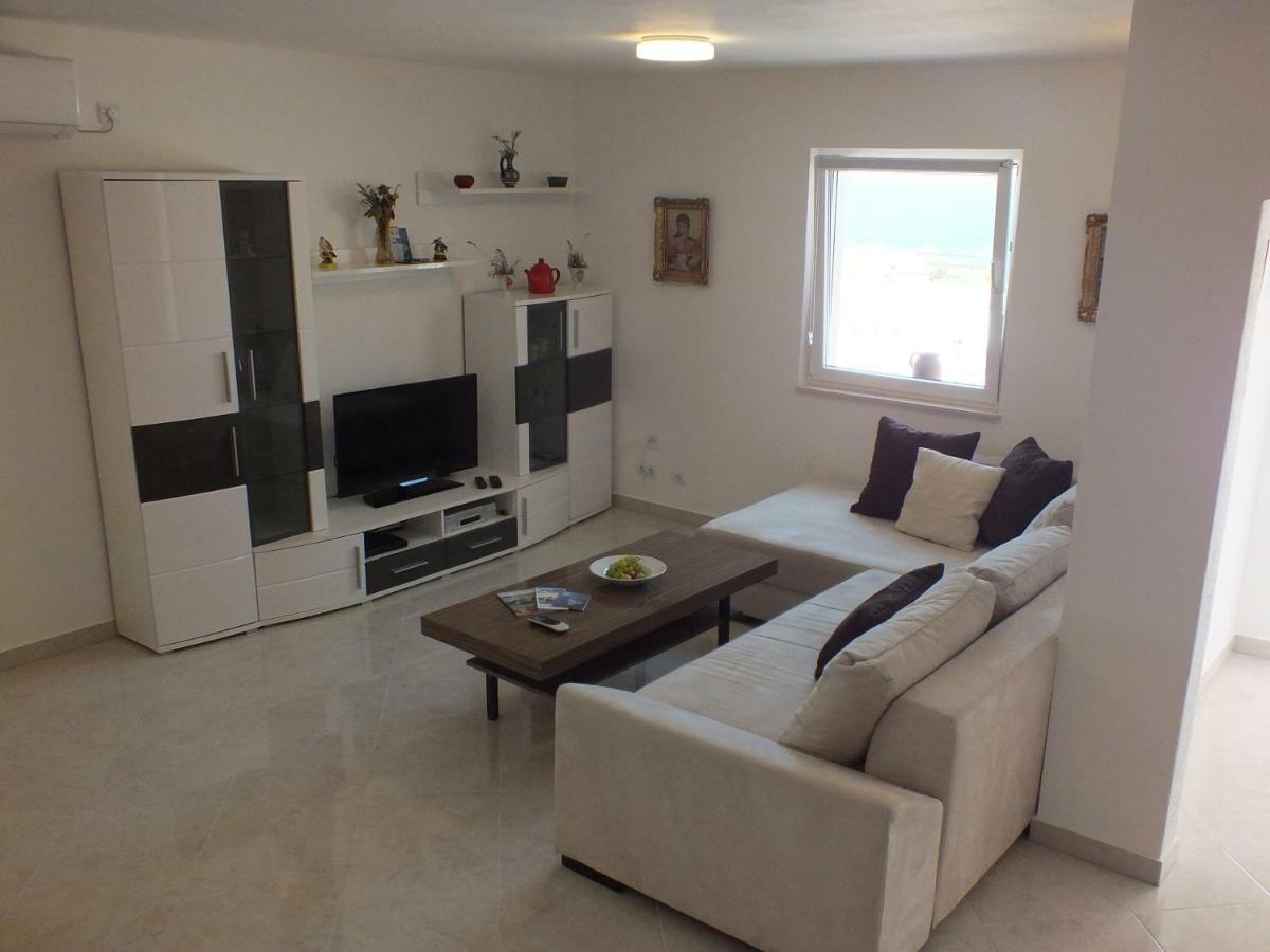 Apartments Marko Sutivan Insel Brac מראה חיצוני תמונה
