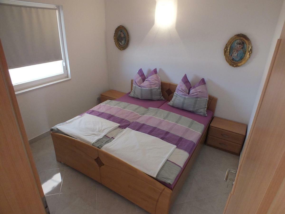 Apartments Marko Sutivan Insel Brac מראה חיצוני תמונה