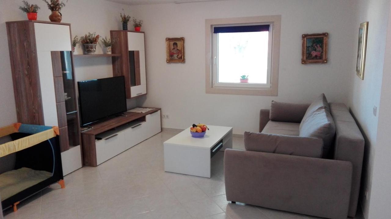Apartments Marko Sutivan Insel Brac מראה חיצוני תמונה