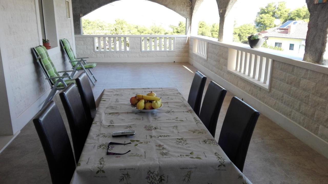 Apartments Marko Sutivan Insel Brac מראה חיצוני תמונה