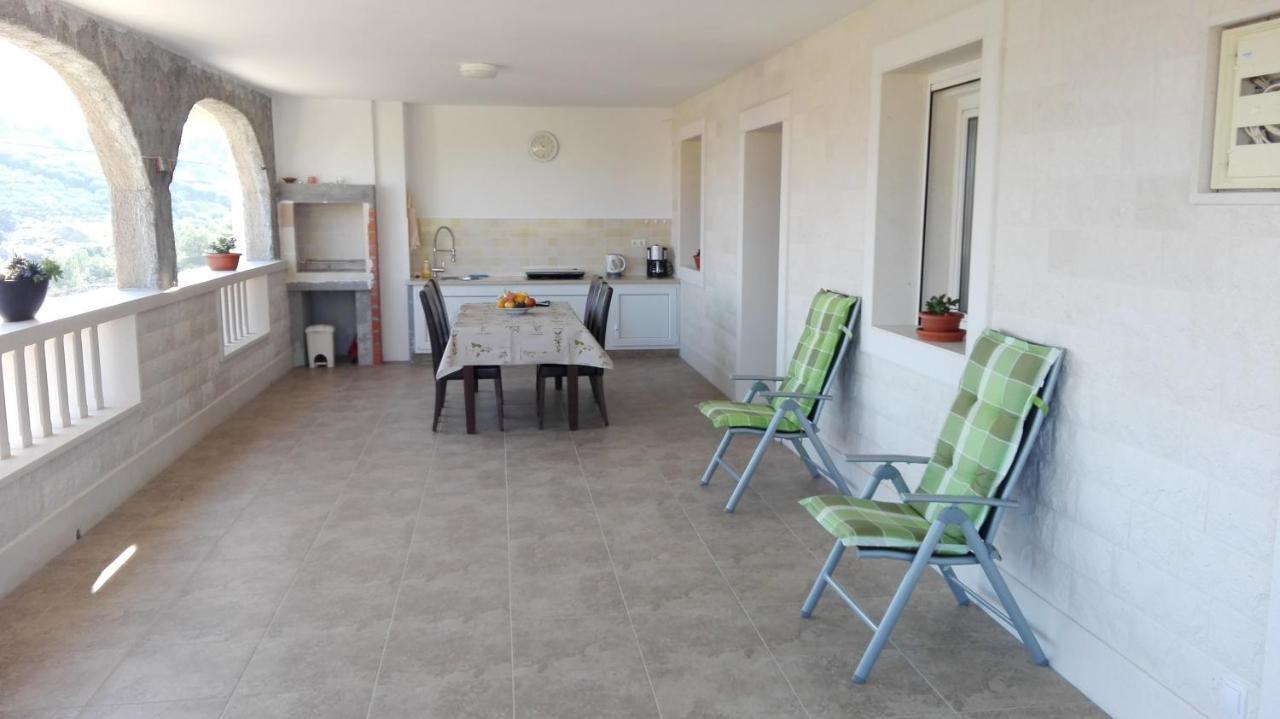 Apartments Marko Sutivan Insel Brac מראה חיצוני תמונה