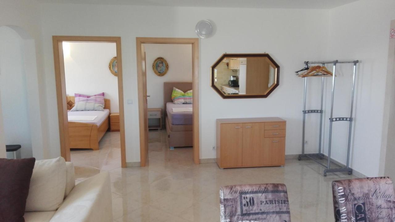 Apartments Marko Sutivan Insel Brac מראה חיצוני תמונה