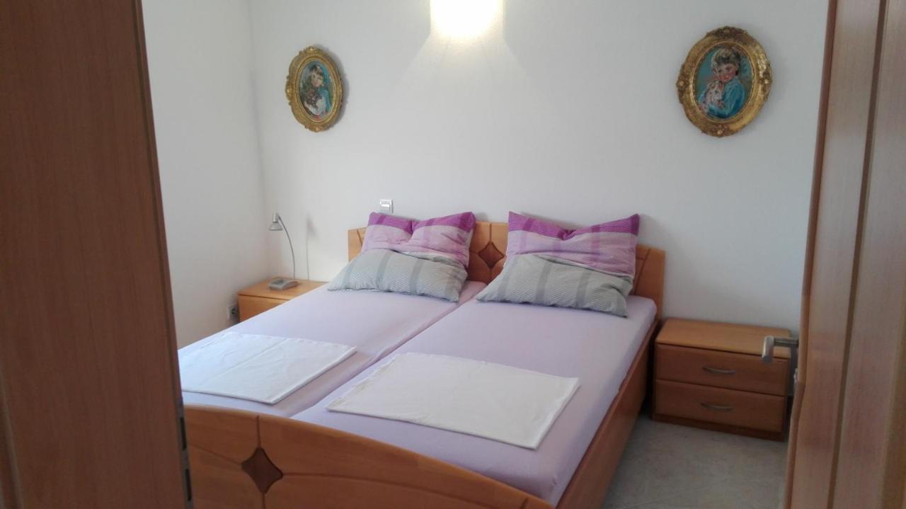 Apartments Marko Sutivan Insel Brac מראה חיצוני תמונה