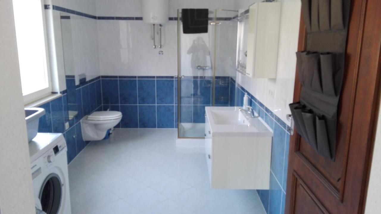 Apartments Marko Sutivan Insel Brac מראה חיצוני תמונה
